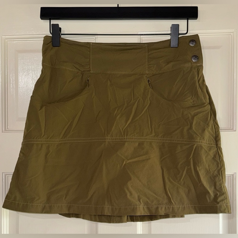 ATHLETA HIT THE TRAIL SKORT Size 0 Earth Green
